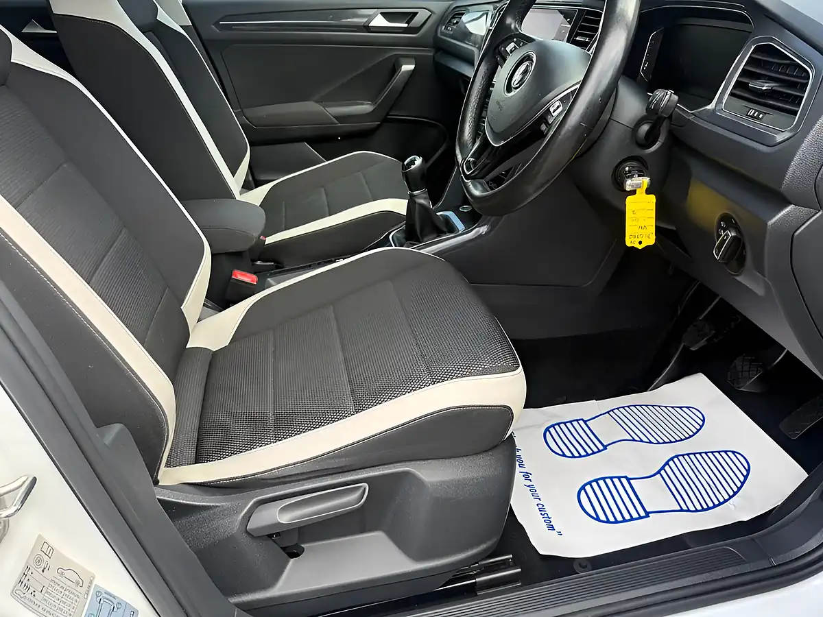 Used 2018 Volkswagen T-Roc Sel White - Interior and Exterior details 14