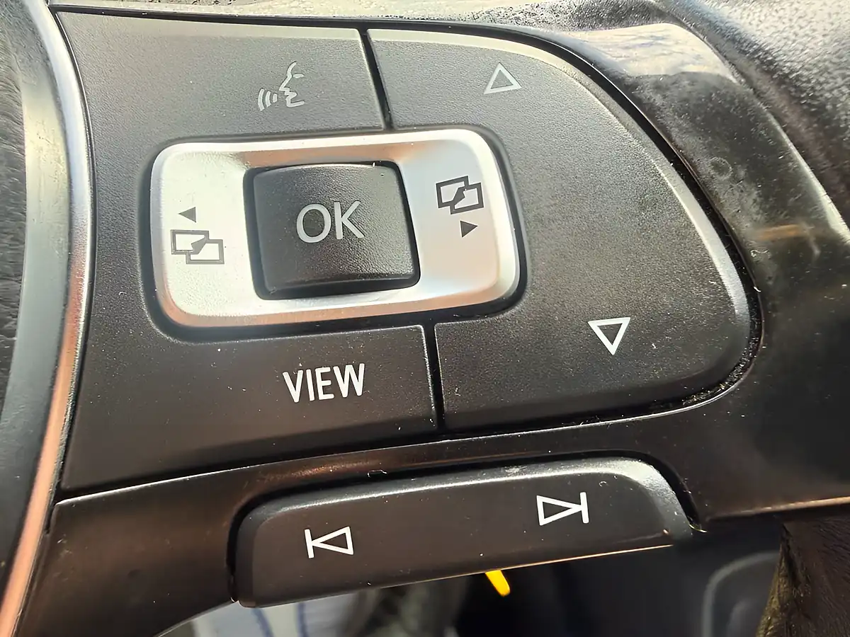 Used 2018 Volkswagen T-Roc Sel White - Interior and Exterior details 18