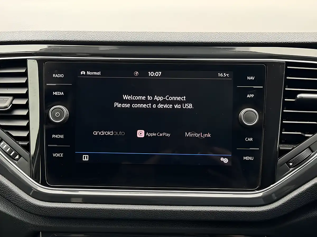 Used 2018 Volkswagen T-Roc Sel White Silver - Interior and Exterior details 17