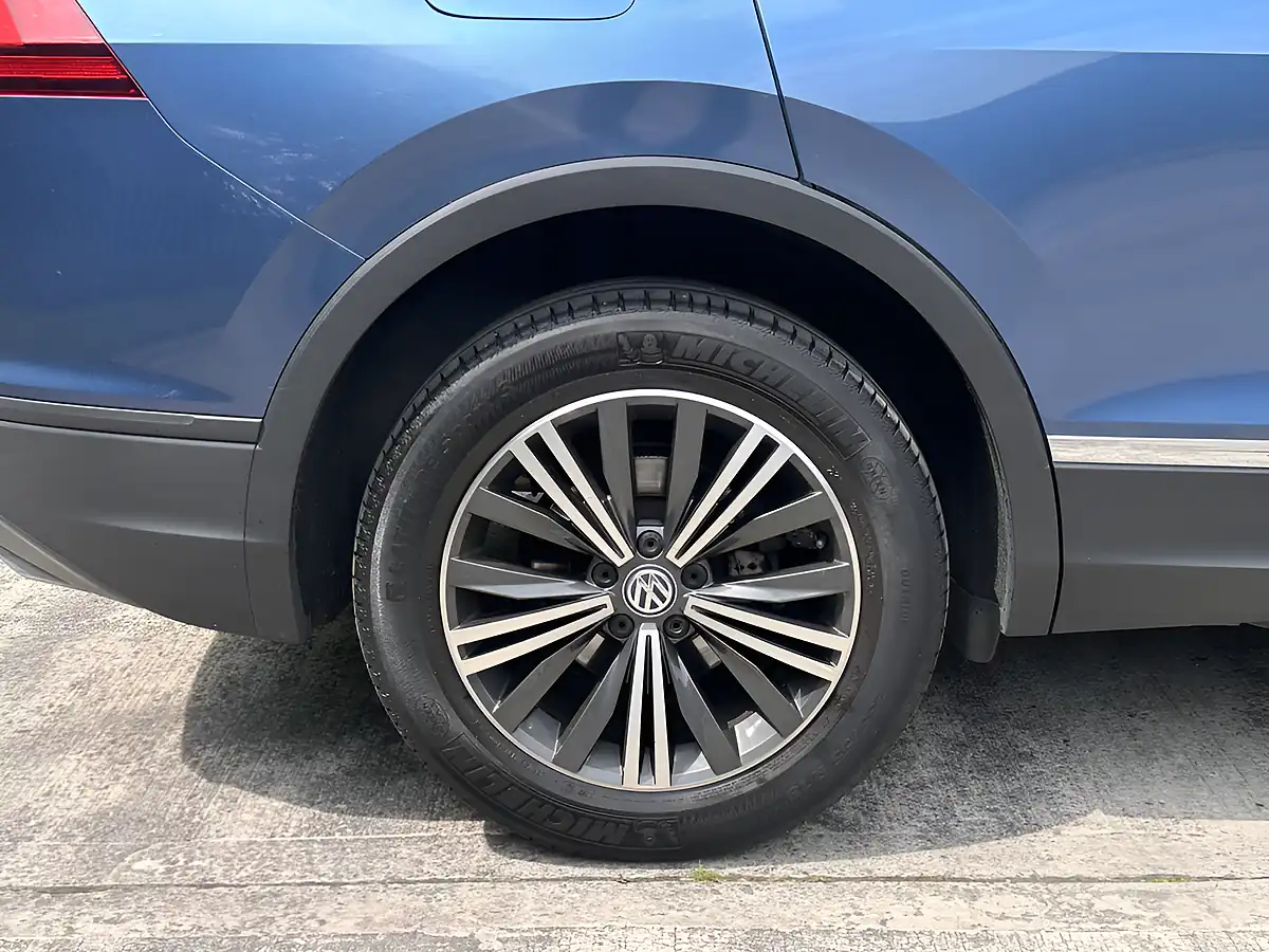 Used 2018 Volkswagen Tiguan Allspace Se Nav Blue - Interior and Exterior details 11