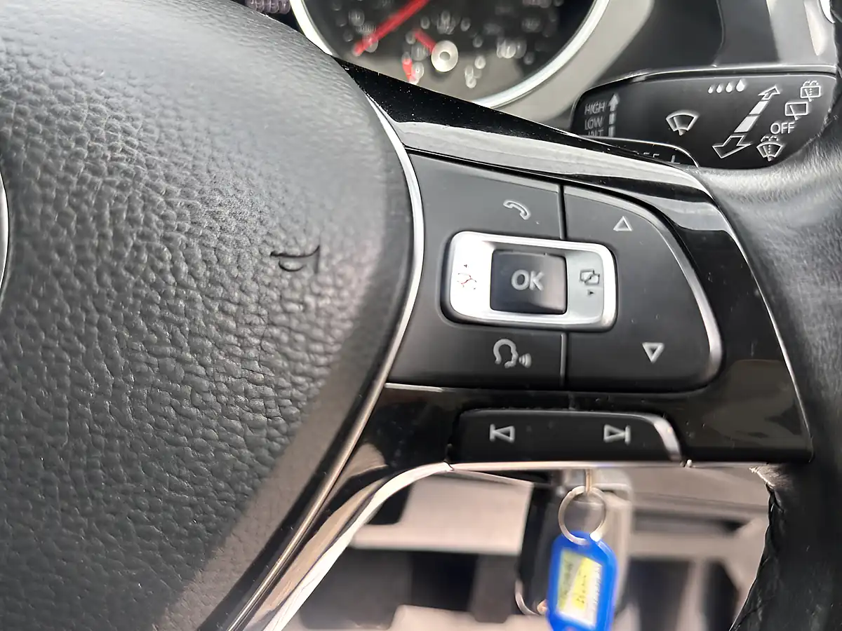 Used 2018 Volkswagen Tiguan Allspace Se Nav Blue - Interior and Exterior details 14