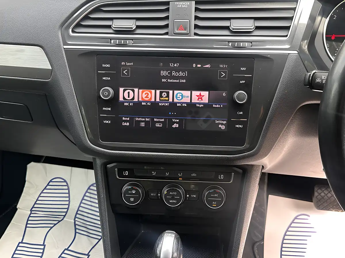 Used 2018 Volkswagen Tiguan Allspace Se Nav Blue - Interior and Exterior details 16