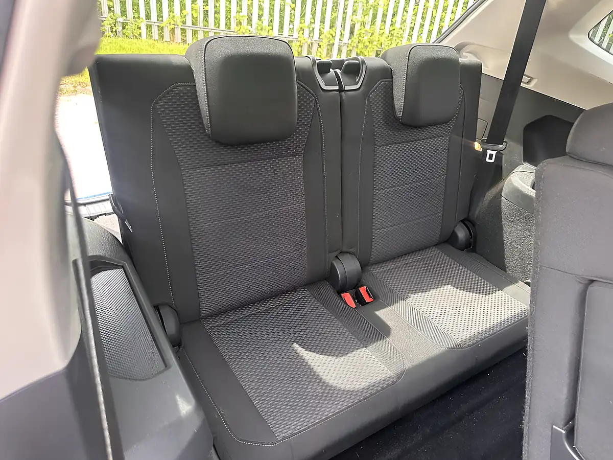 Used 2018 Volkswagen Tiguan Allspace Se Nav Blue - Interior and Exterior details 17