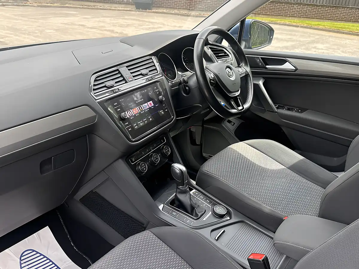 Used 2018 Volkswagen Tiguan Allspace Se Nav Blue - Interior and Exterior details 18