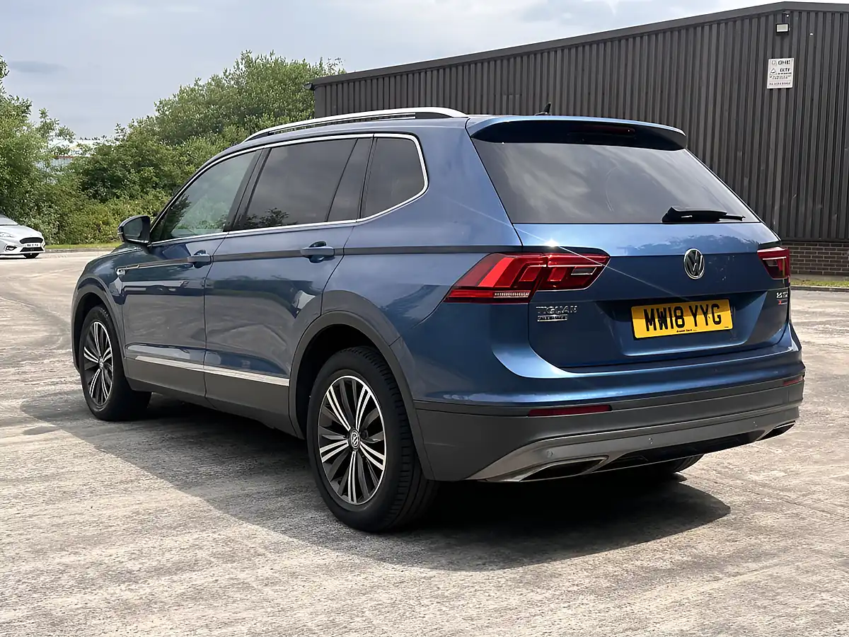 Used 2018 Volkswagen Tiguan Allspace Se Nav Blue - Interior and Exterior details 9
