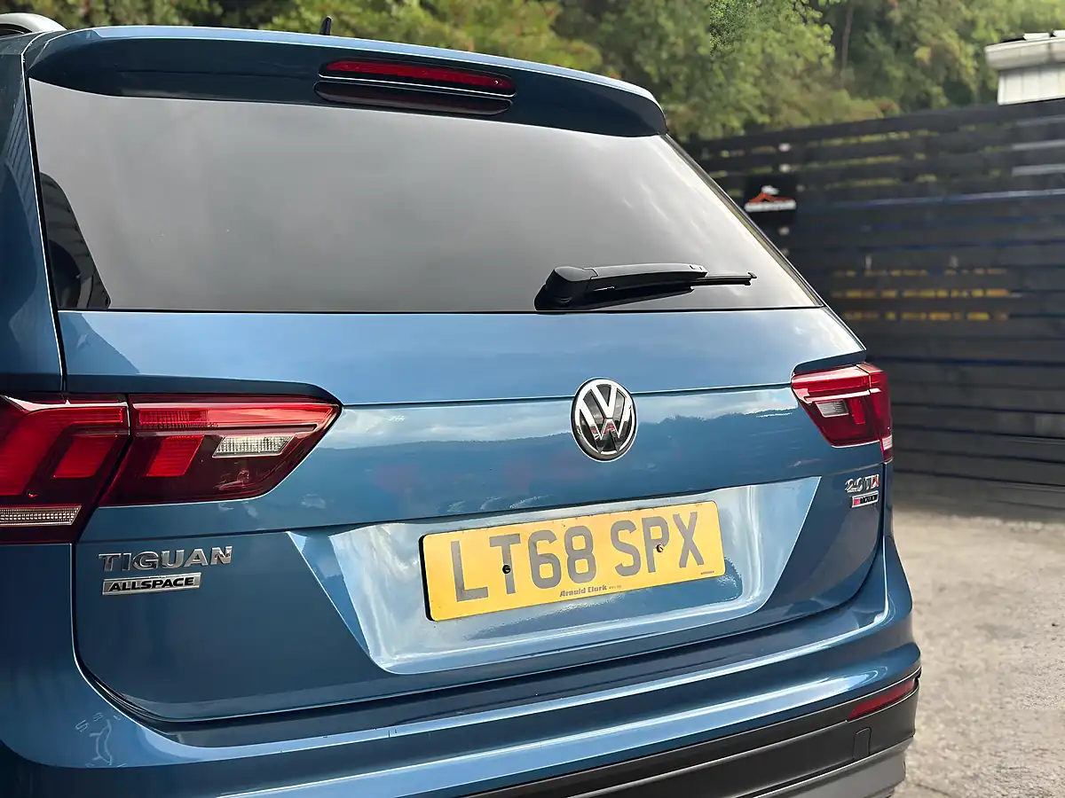 Used 2018 Volkswagen Tiguan Allspace Se Nav Blue - Interior and Exterior details 12