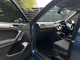 Used 2018 Volkswagen Tiguan Allspace Se Nav Blue - Interior and Exterior details 17