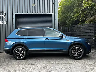 Used 2018 Volkswagen Tiguan Allspace Se Nav Blue - Interior and Exterior details 4
