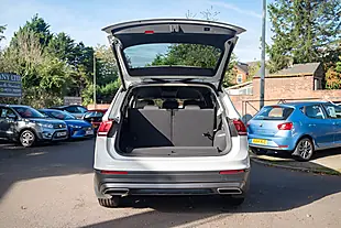 Used 2018 Volkswagen Tiguan Allspace Se Nav Pure White - Interior and Exterior details 13