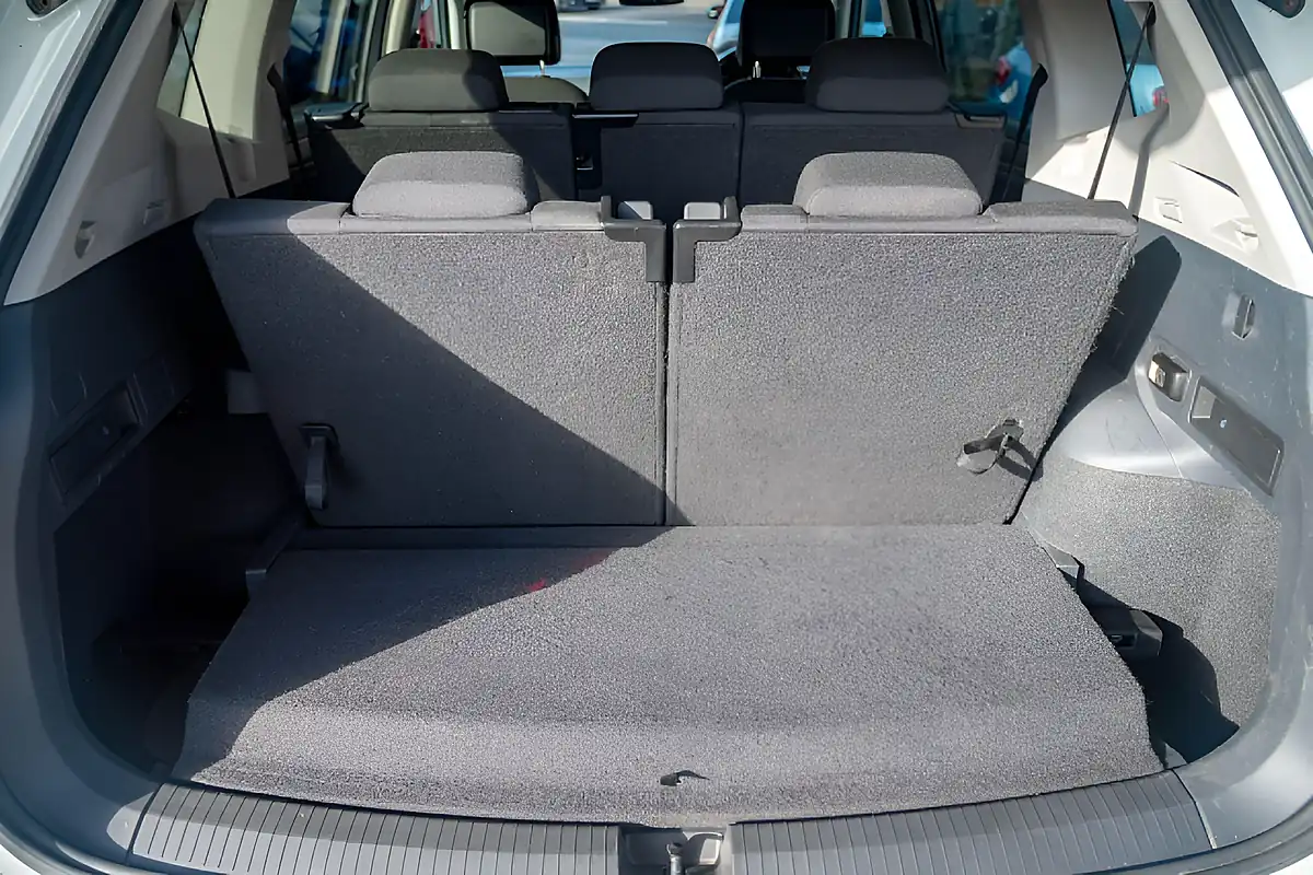 Used 2018 Volkswagen Tiguan Allspace Se Nav Pure White - Interior and Exterior details 14