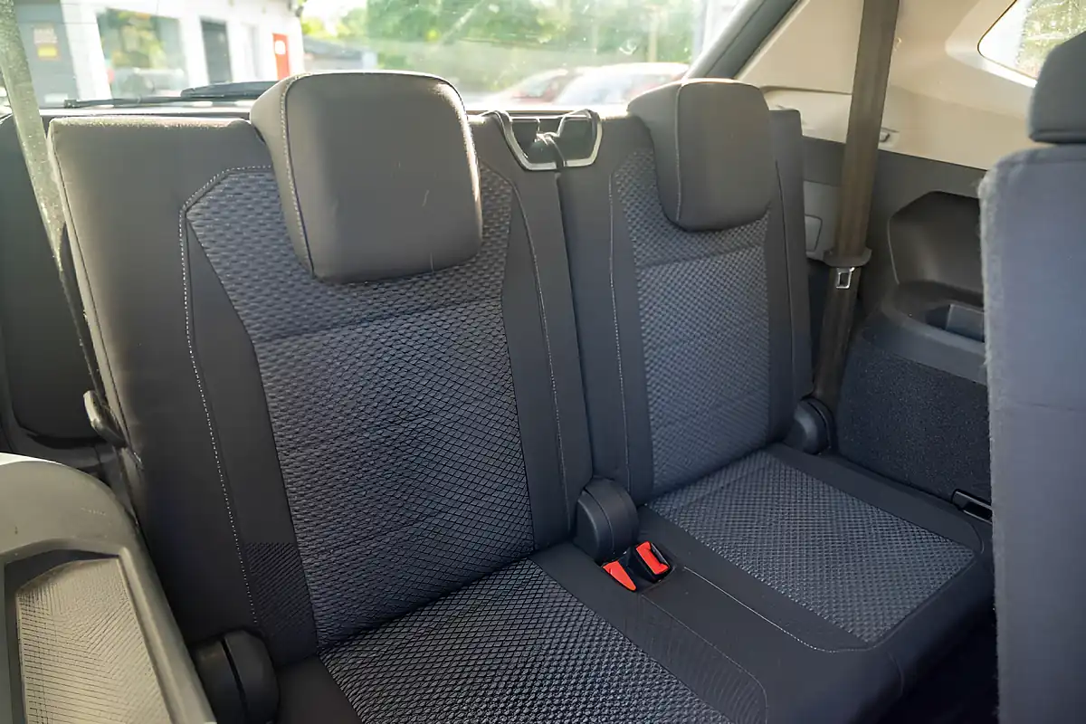 Used 2018 Volkswagen Tiguan Allspace Se Nav Pure White - Interior and Exterior details 15