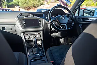 Used 2018 Volkswagen Tiguan Allspace Se Nav Pure White - Interior and Exterior details 17
