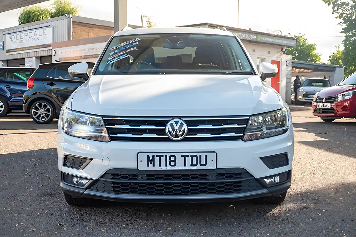 Used 2018 Volkswagen Tiguan Allspace Se Nav Pure White - Interior and Exterior details 3