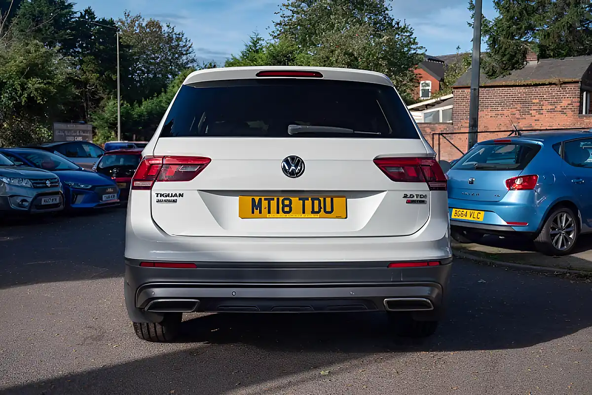 Used 2018 Volkswagen Tiguan Allspace Se Nav Pure White - Interior and Exterior details 7