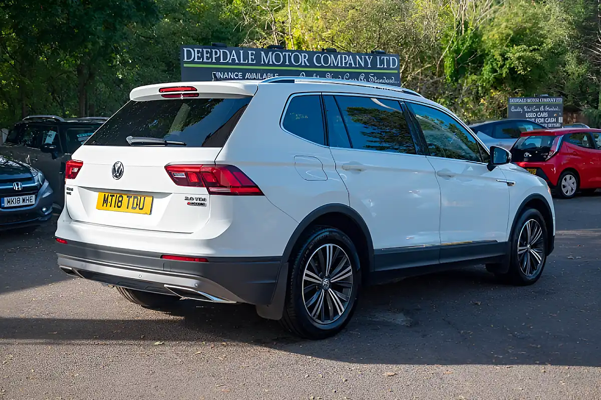Used 2018 Volkswagen Tiguan Allspace Se Nav Pure White - Interior and Exterior details 8