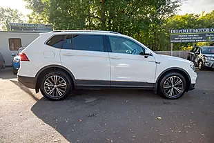 Used 2018 Volkswagen Tiguan Allspace Se Nav Pure White - Interior and Exterior details 9