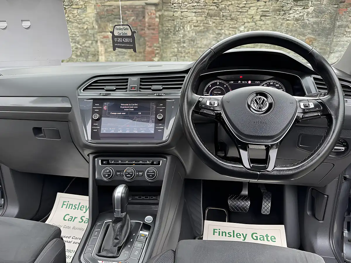 Used 2018 Volkswagen Tiguan Allspace Sel Grey - Interior and Exterior details 3