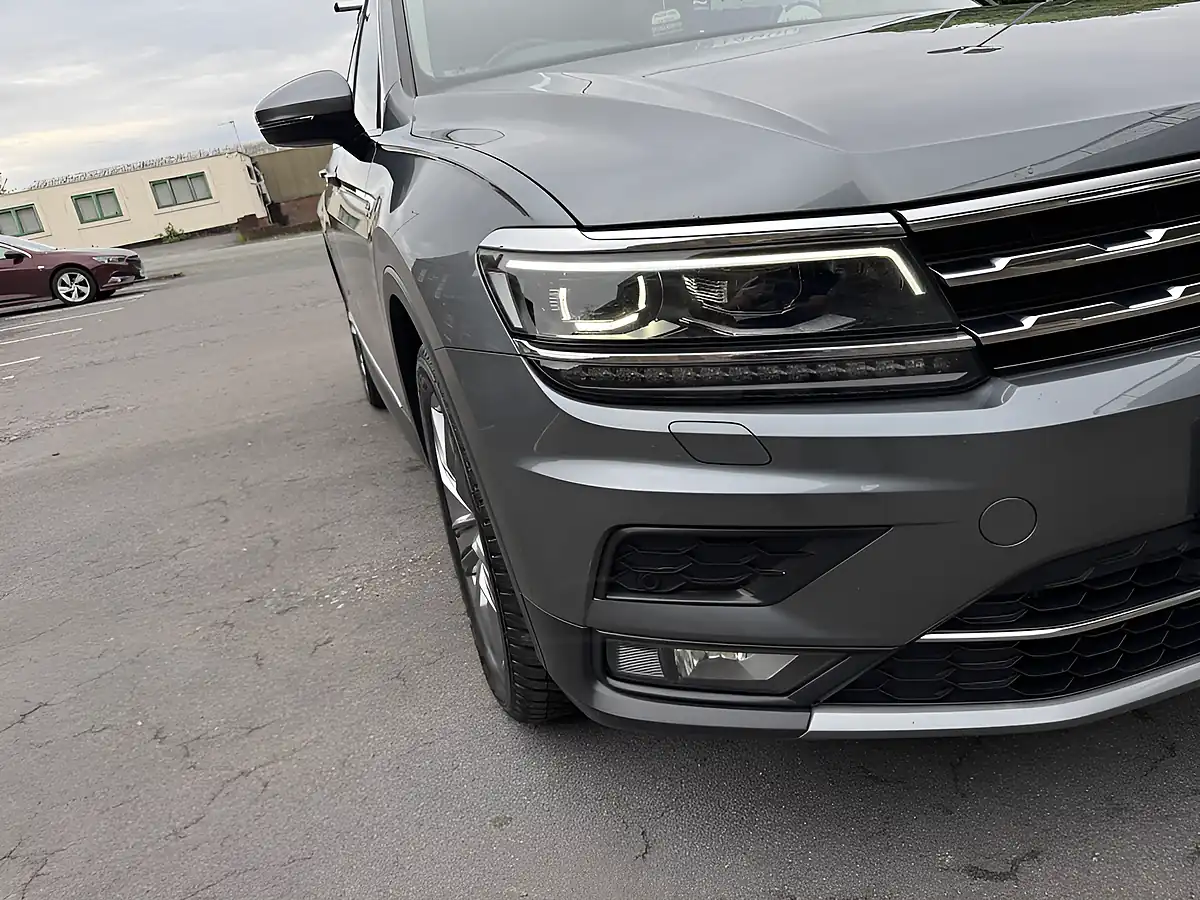 Used 2018 Volkswagen Tiguan Allspace Sel Grey - Interior and Exterior details 7