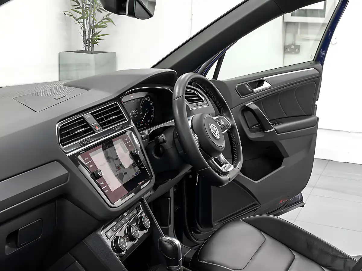 Used 2018 Volkswagen Tiguan R-Line Atlantic Blue - Interior and Exterior details 15