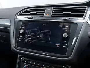 Used 2018 Volkswagen Tiguan R-Line Atlantic Blue - Interior and Exterior details 17