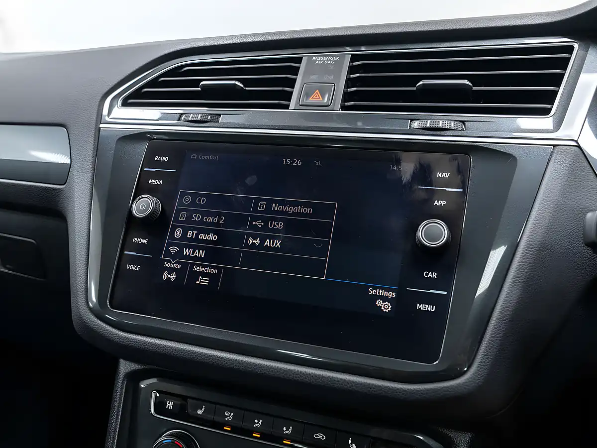 Used 2018 Volkswagen Tiguan R-Line Atlantic Blue - Interior and Exterior details 17