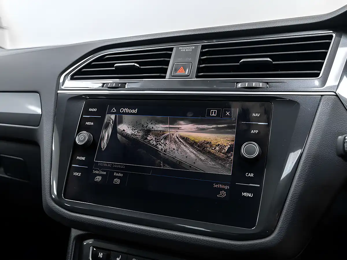 Used 2018 Volkswagen Tiguan R-Line Atlantic Blue - Interior and Exterior details 18