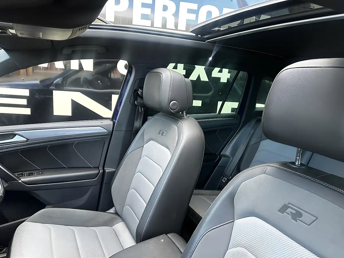 Used 2018 Volkswagen Tiguan R-Line Atlantic Blue - Interior and Exterior details 10