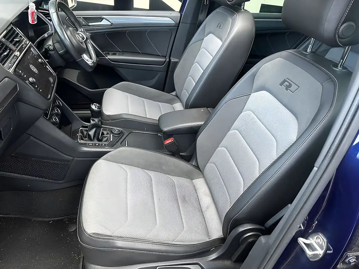 Used 2018 Volkswagen Tiguan R-Line Atlantic Blue - Interior and Exterior details 4