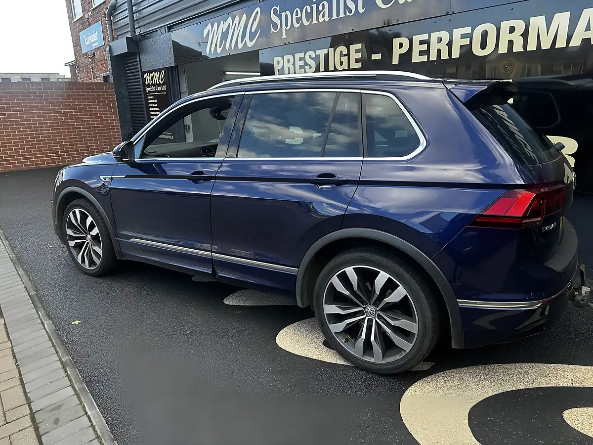Used 2018 Volkswagen Tiguan R-Line Atlantic Blue - Interior and Exterior details 5