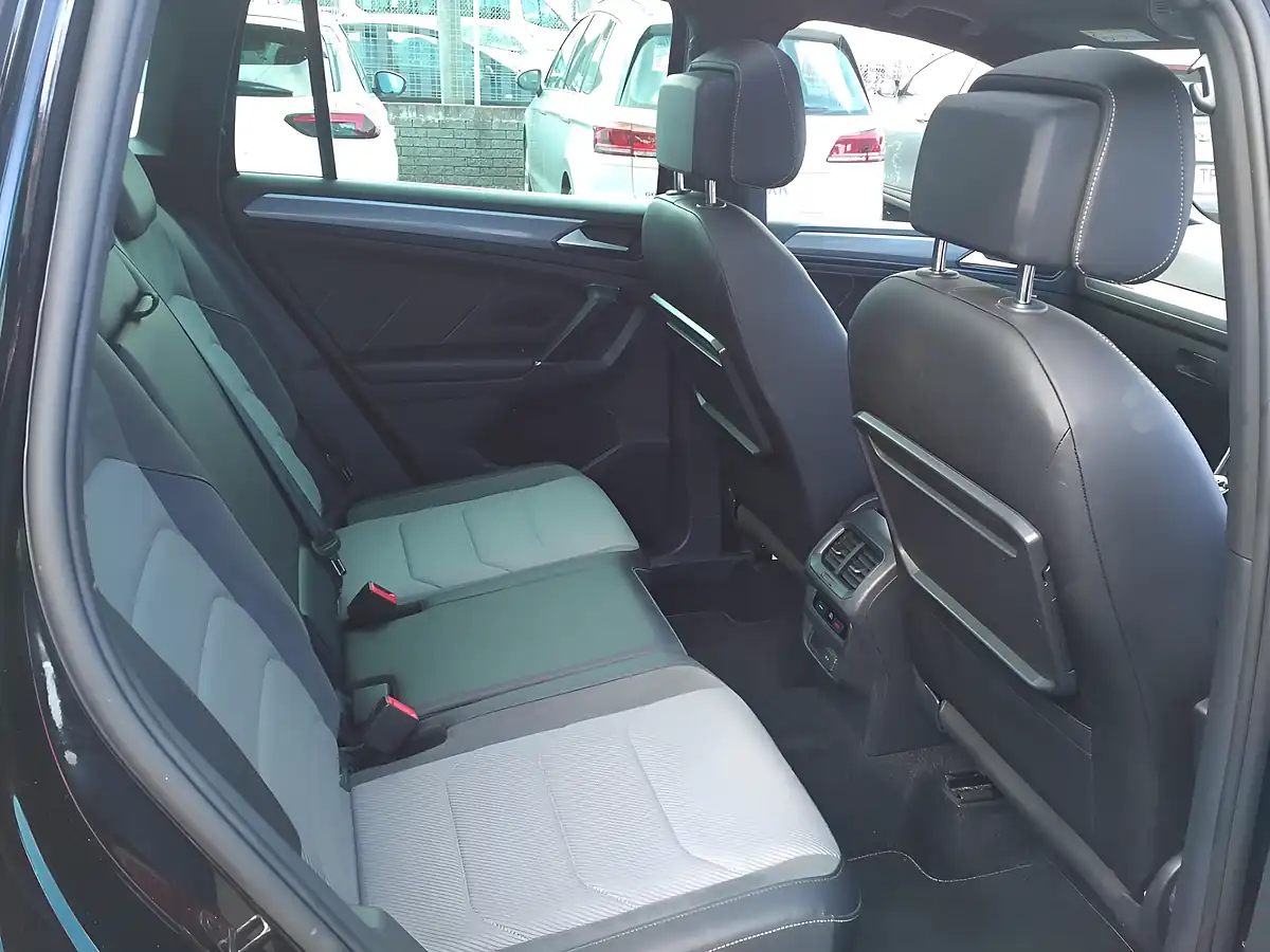 Used 2018 Volkswagen Tiguan R-Line Black - Interior and Exterior details 17