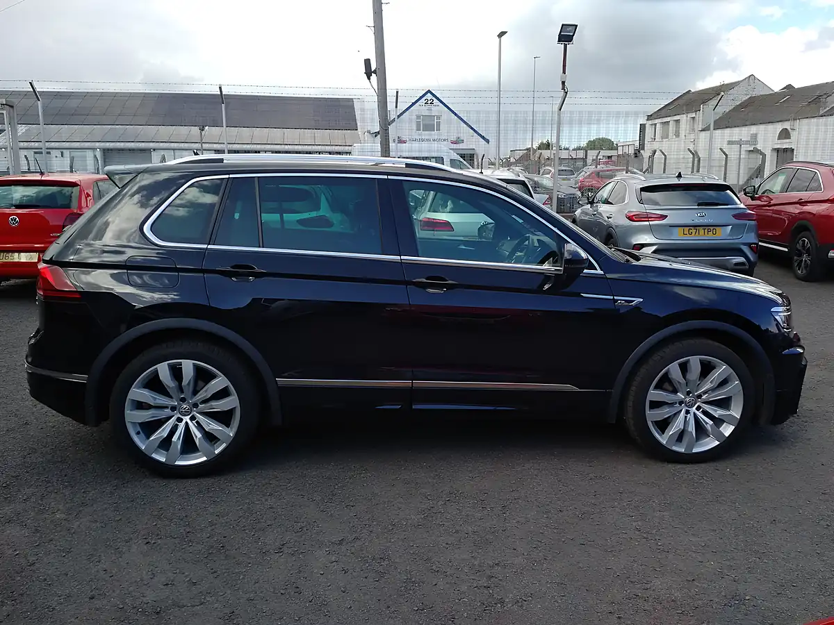 Used 2018 Volkswagen Tiguan R-Line Black - Interior and Exterior details 7