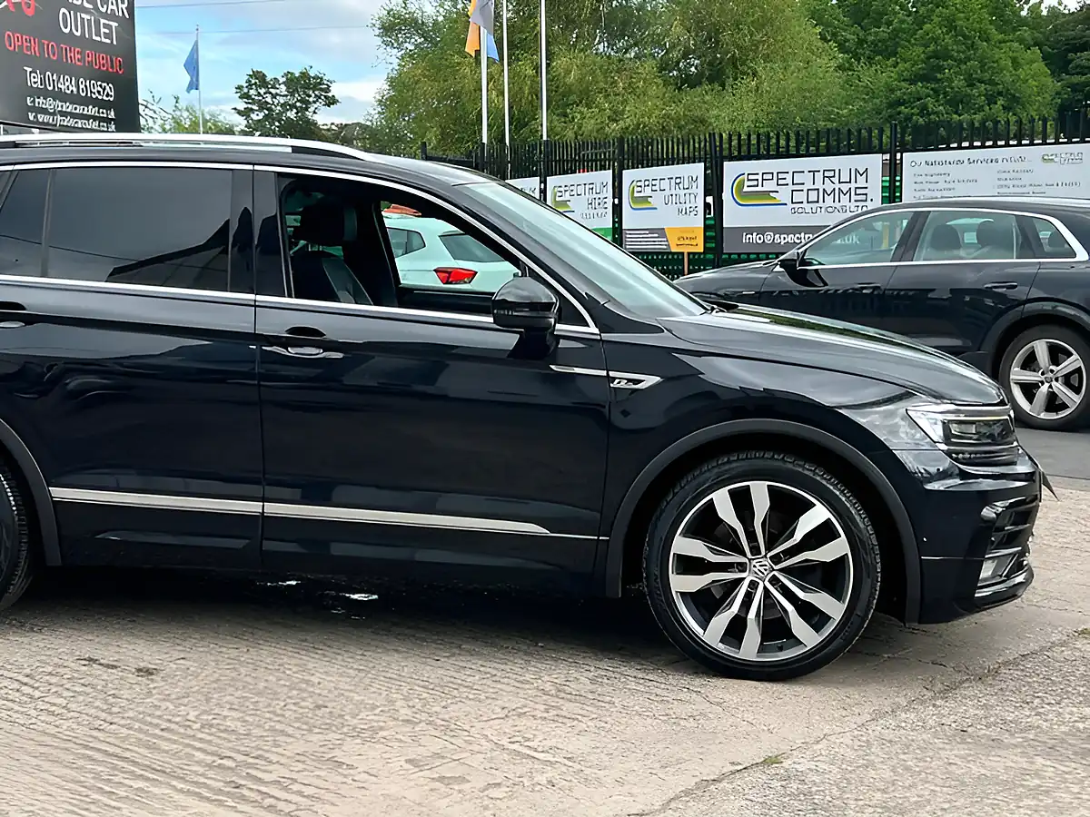Used 2018 Volkswagen Tiguan R-Line Black - Interior and Exterior details 14