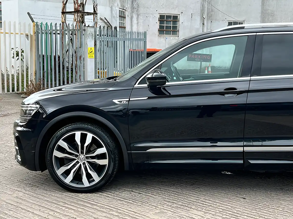 Used 2018 Volkswagen Tiguan R-Line Black - Interior and Exterior details 18