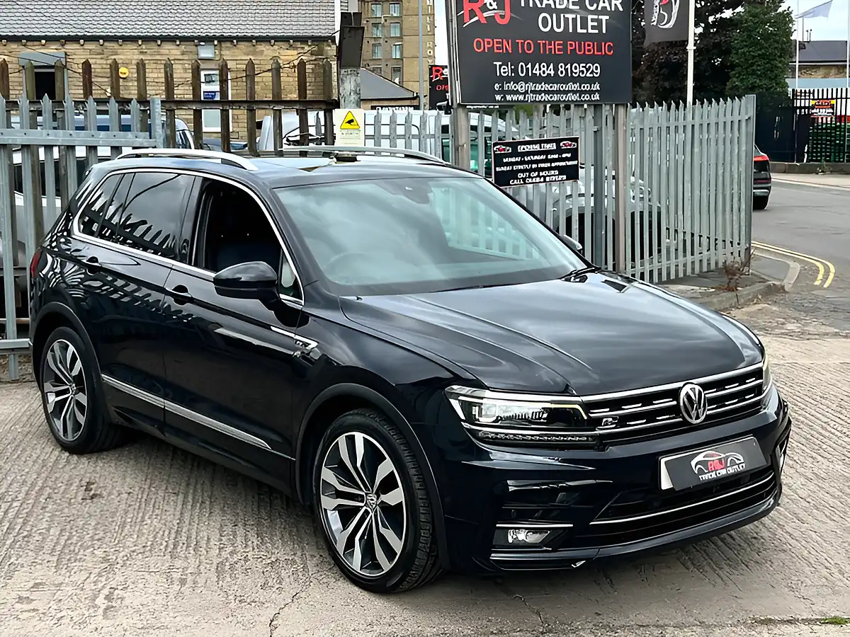 Used 2018 Volkswagen Tiguan R-Line Black - Interior and Exterior details 7