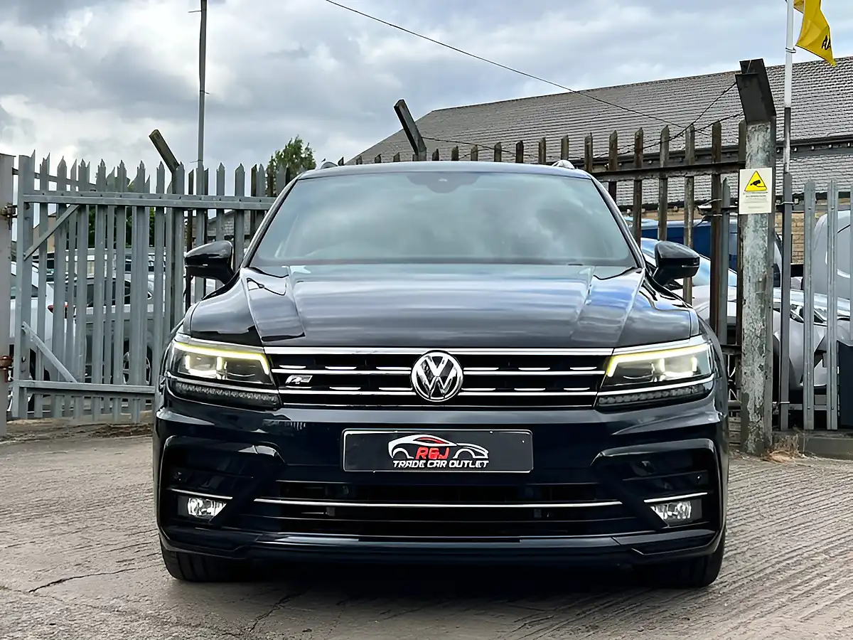 Used 2018 Volkswagen Tiguan R-Line Black - Interior and Exterior details 9