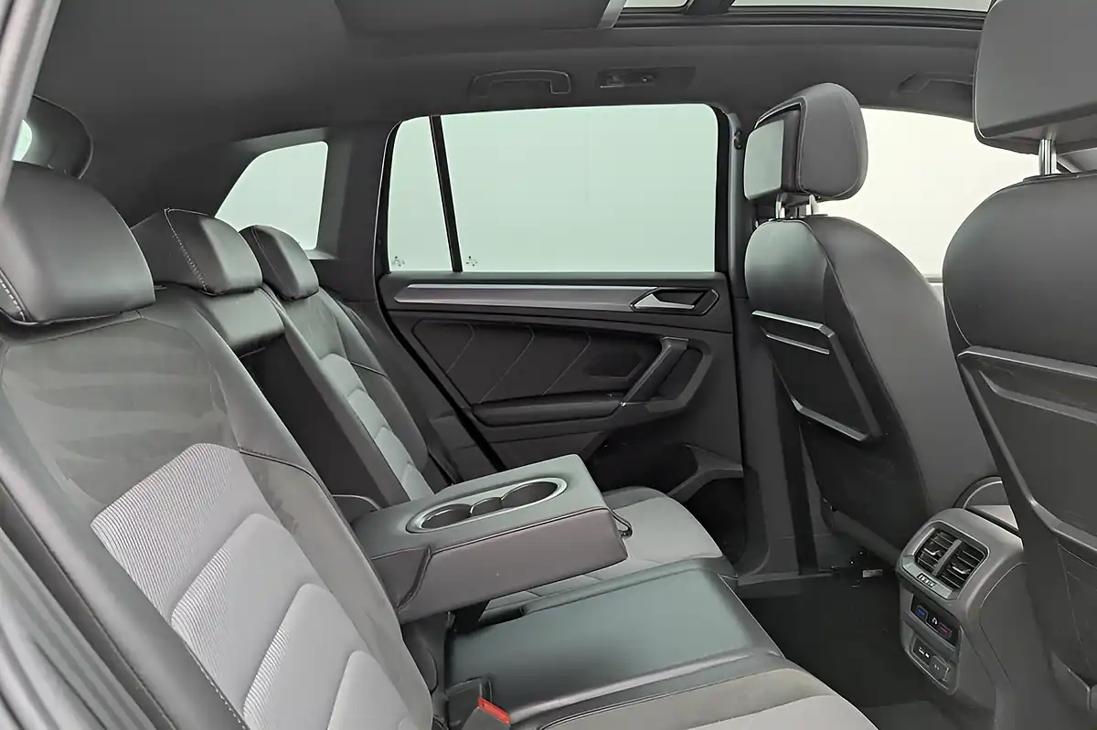 Used 2018 Volkswagen Tiguan R-Line Black - Interior and Exterior details 10