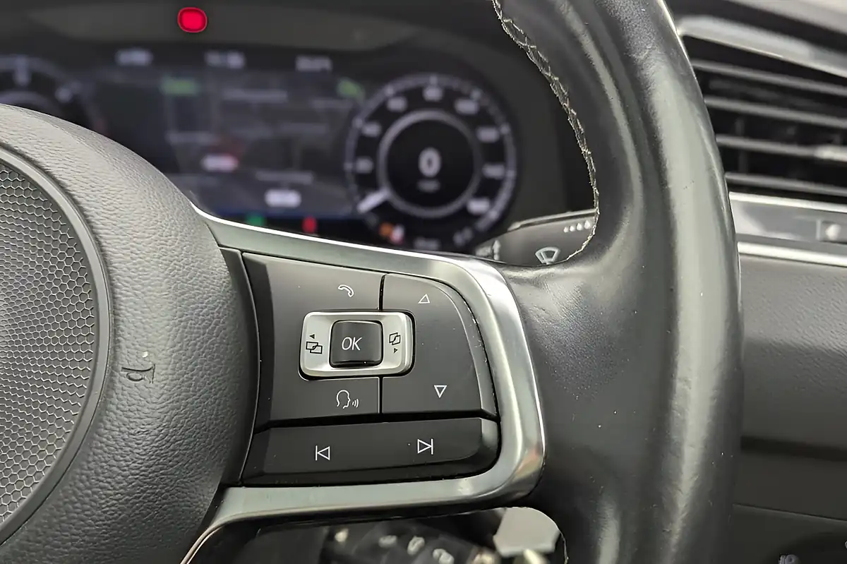 Used 2018 Volkswagen Tiguan R-Line Black - Interior and Exterior details 15