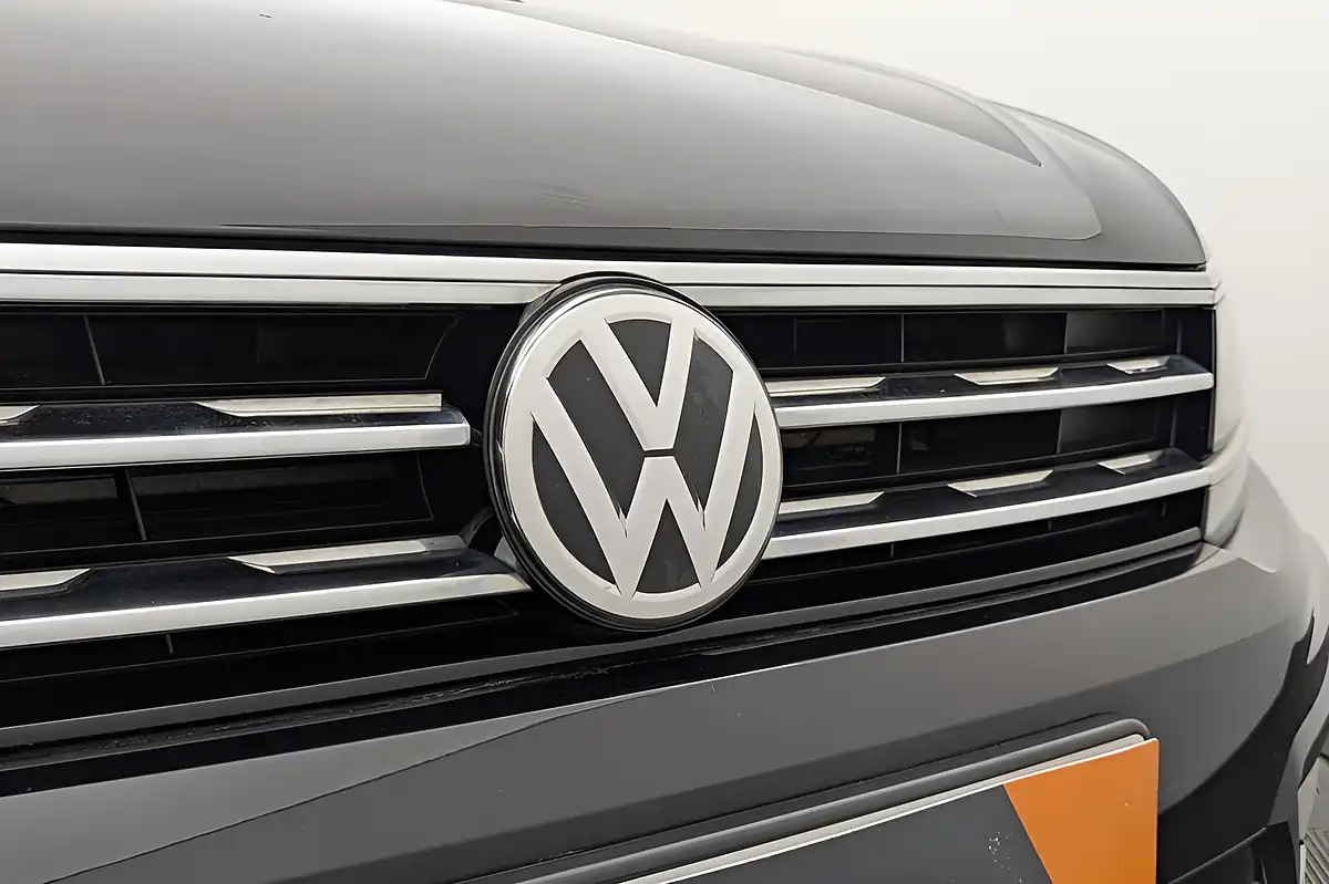 Used 2018 Volkswagen Tiguan R-Line Black - Interior and Exterior details 17