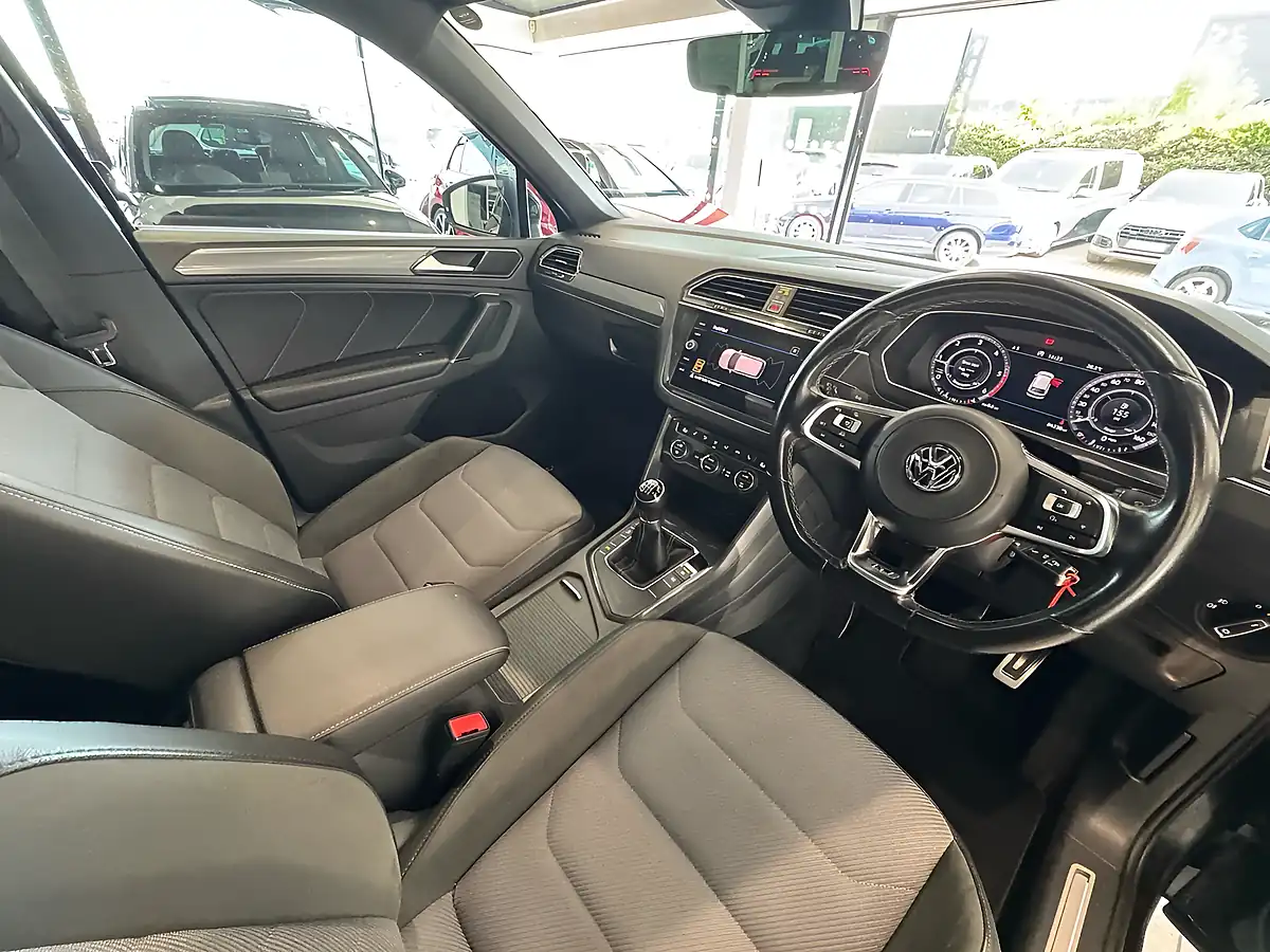 Used 2018 Volkswagen Tiguan R-Line Black - Interior and Exterior details 10