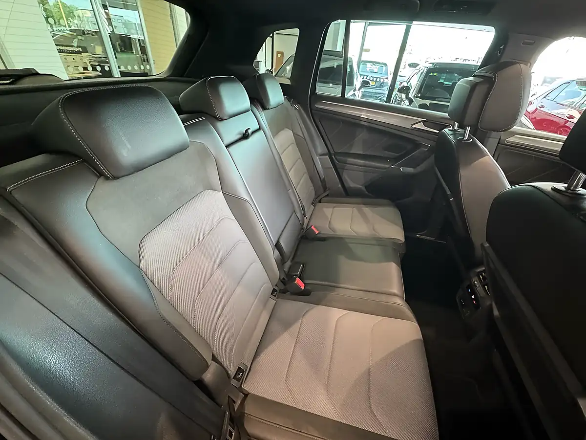 Used 2018 Volkswagen Tiguan R-Line Black - Interior and Exterior details 7
