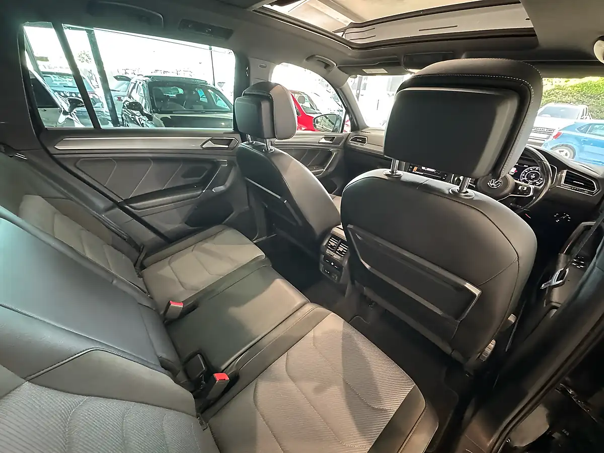 Used 2018 Volkswagen Tiguan R-Line Black - Interior and Exterior details 8