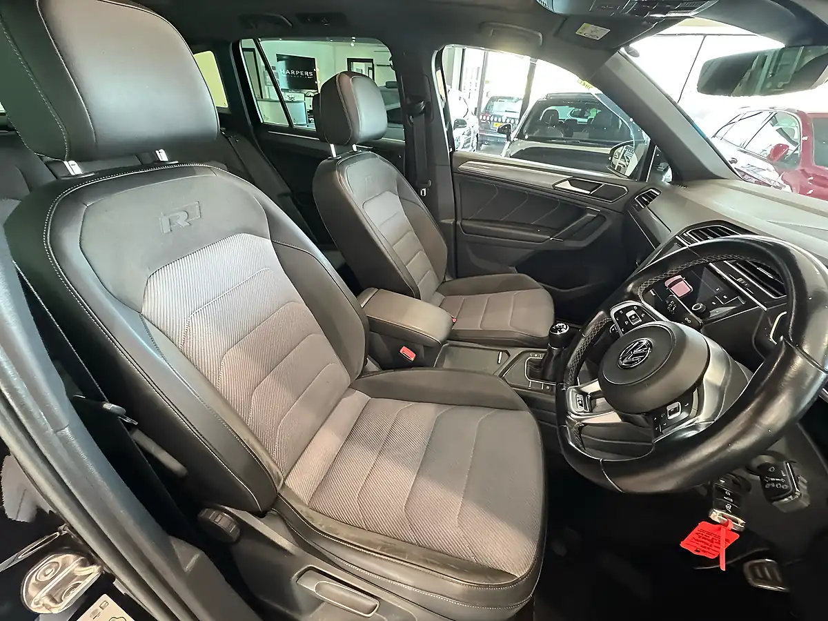 Used 2018 Volkswagen Tiguan R-Line Black - Interior and Exterior details 9
