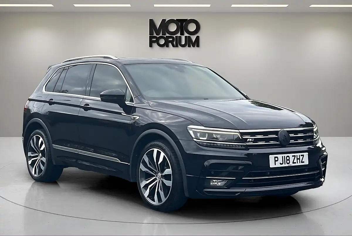 Used 2018 Volkswagen Tiguan R-Line Black - Front View