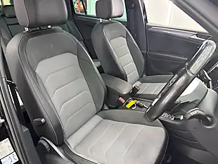 Used 2018 Volkswagen Tiguan R-Line Deep Black - Interior and Exterior details 10