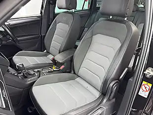Used 2018 Volkswagen Tiguan R-Line Deep Black - Interior and Exterior details 11