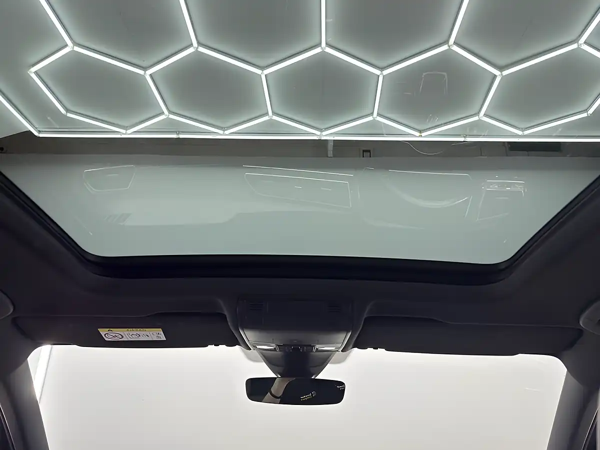 Used 2018 Volkswagen Tiguan R-Line Deep Black - Interior and Exterior details 14