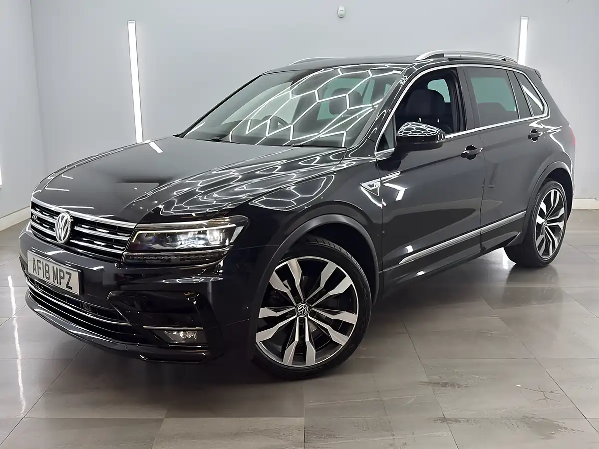 Used 2018 Volkswagen Tiguan R-Line Deep Black - Interior and Exterior details 3