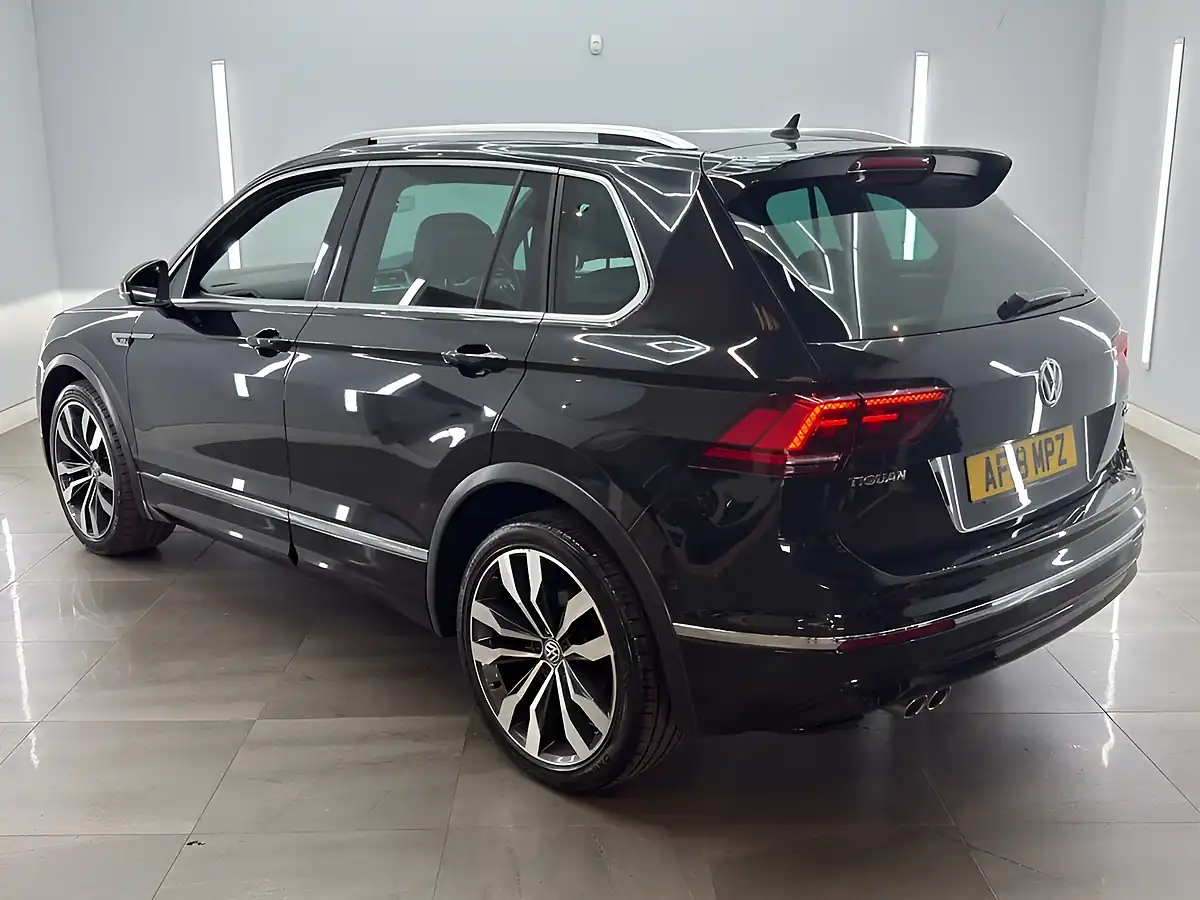 Used 2018 Volkswagen Tiguan R-Line Deep Black - Interior and Exterior details 5