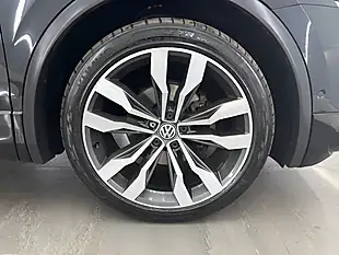 Used 2018 Volkswagen Tiguan R-Line Deep Black - Interior and Exterior details 7