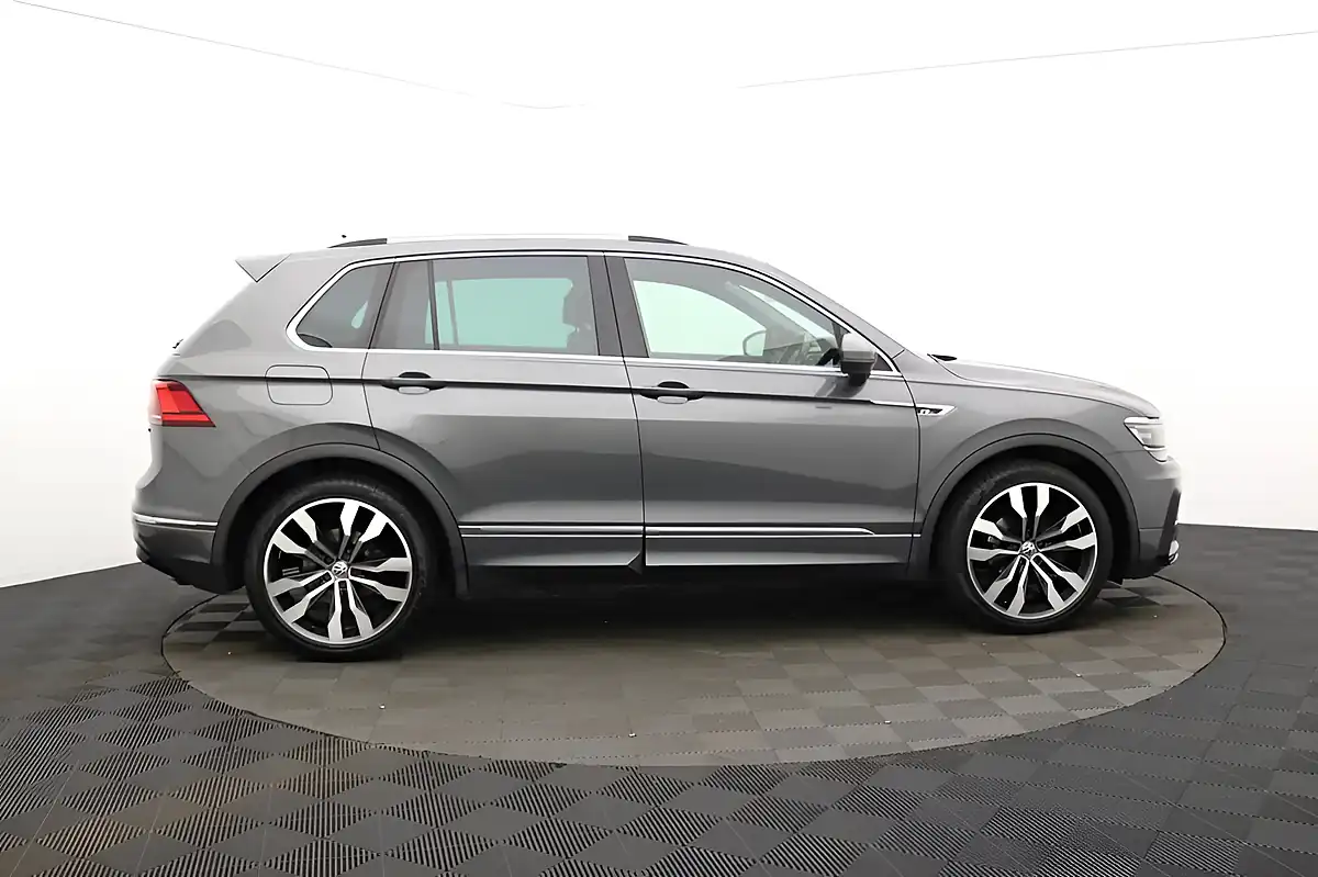 Used 2018 Volkswagen Tiguan R-Line Grey - Interior and Exterior details 2